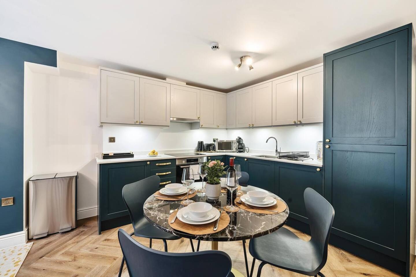 Pass The Keys Stylish Flat With Courtyard Londres