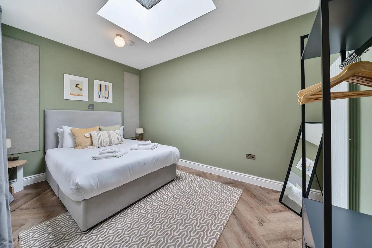 Pass The Keys Stylish Flat With Courtyard * Londres
